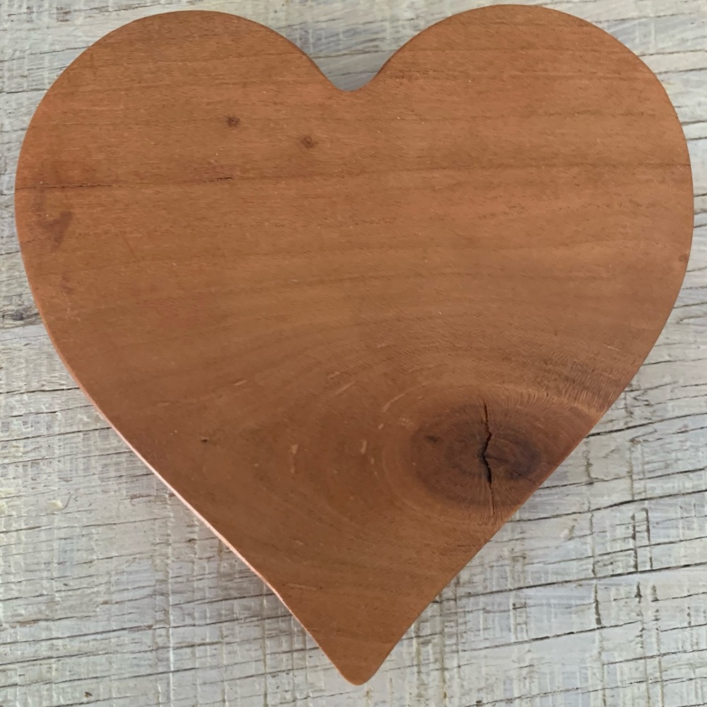 Hand crafted heart shaped jewelry tray - Picture 2 of 3